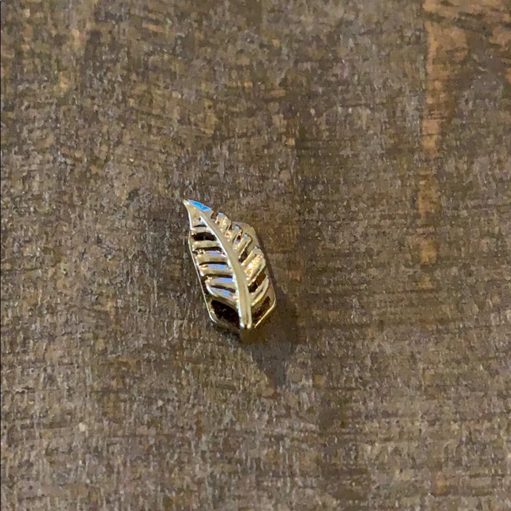 Stella & Dot Keep Collective leaf charm